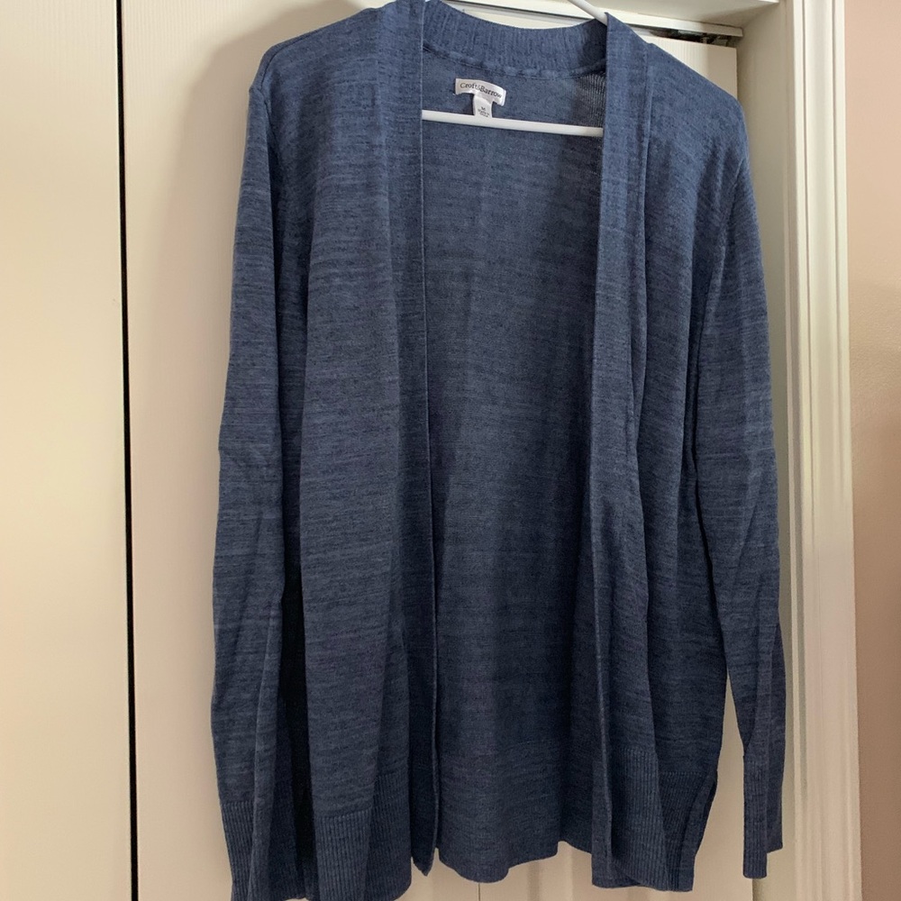 Cardigan sweater, no buttons